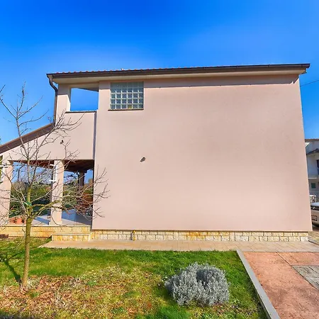 Monfiorenzo 1551 * روفينج