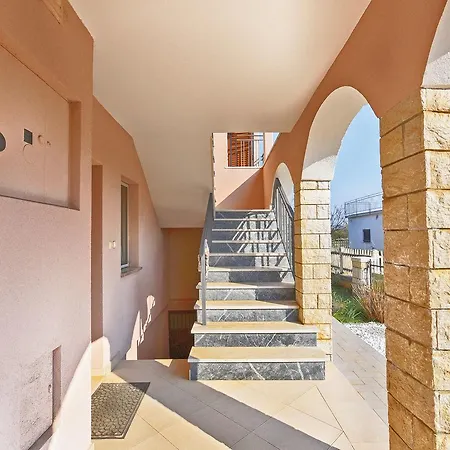 Monfiorenzo 1551 * روفينج