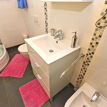 Apartment Monfiorenzo 1551 *