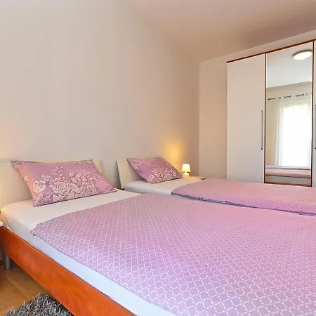 Apartment Monfiorenzo 1551 *